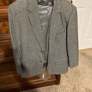 Women’s Adolfo International Black and White Houndstooth Pants suit.
